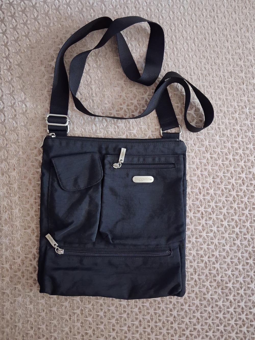 Baggallini Black Lightweight Crossbody Messenger